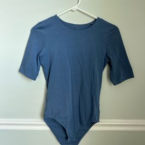 Everlane Short Sleeve Bodysuit, periwinkle, Small, EUC
